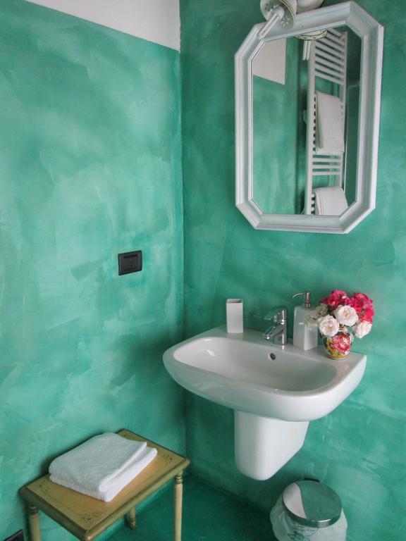 B&B Il Melograno モンツァンバーノ 部屋 写真